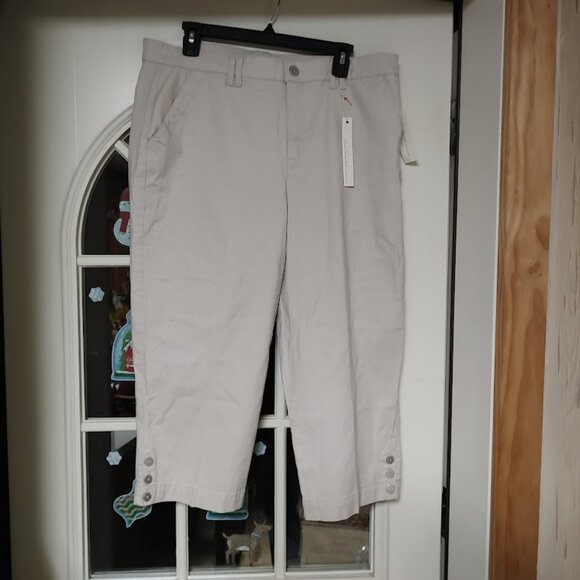 New Gloria Vanderbilt Khaki Pebblestone Violet Slim Capri Size Women's 16 - Picture 1 of 4